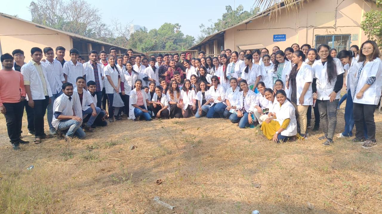 Students on Livestock Farms